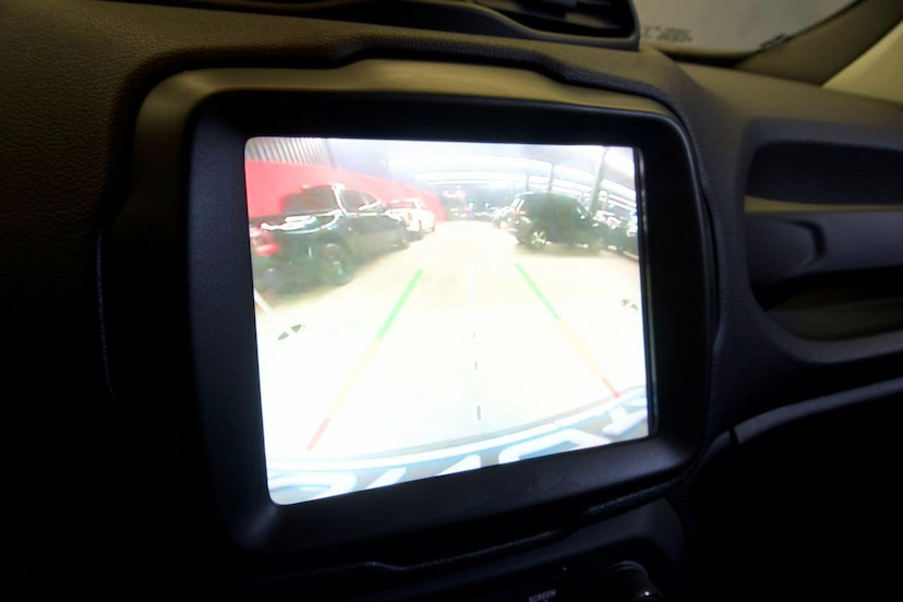 Foto do veículo JEEP RENEGADE  LNGTD AT 2021 53.230 KM 84.900,00