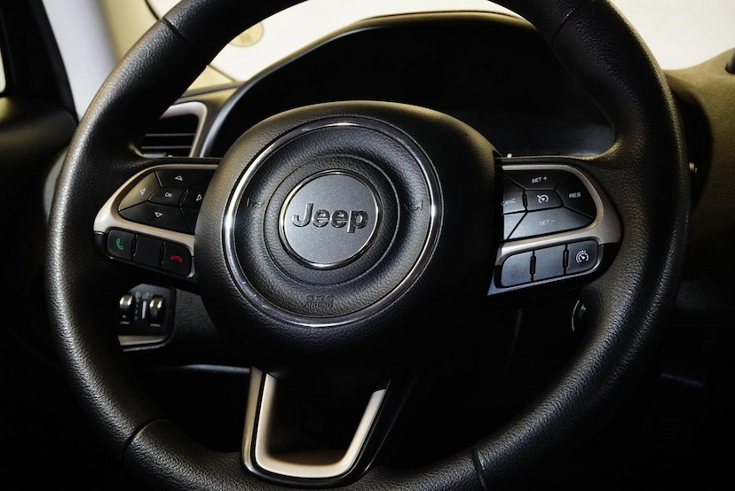 Foto do veículo JEEP RENEGADE  1.8 16V FLEX SPORT 4P AUTOMÁTICO 2016 110.250 KM 66.900,00