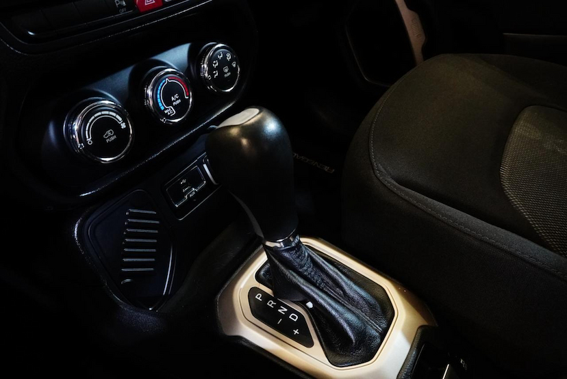 Foto do veículo JEEP RENEGADE  1.8 16V FLEX SPORT 4P AUTOMÁTICO 2016 110.250 KM 66.900,00