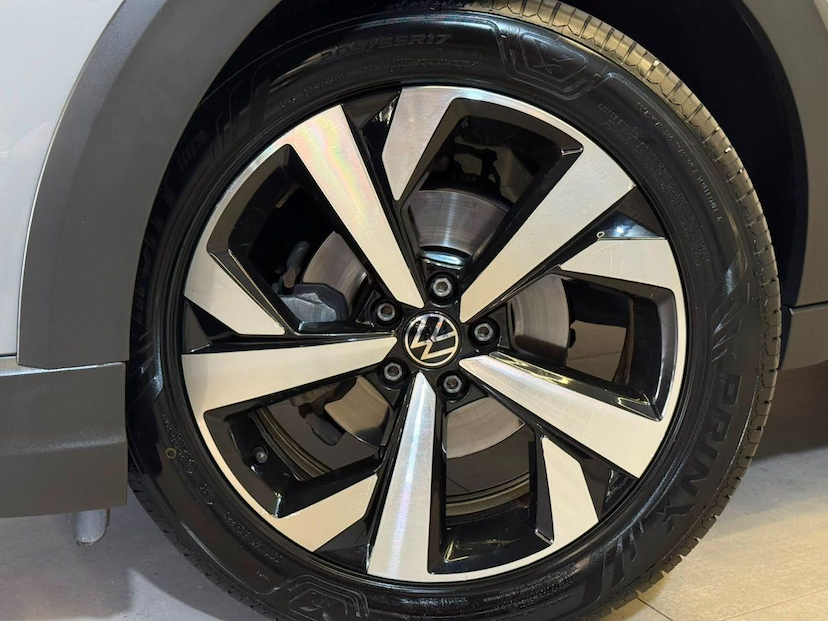 Foto do veículo VOLKSWAGEN NIVUS  HIGHLINE 1.0 200 TSI FLEX AUT. 2023 39.000 KM 112.900,00