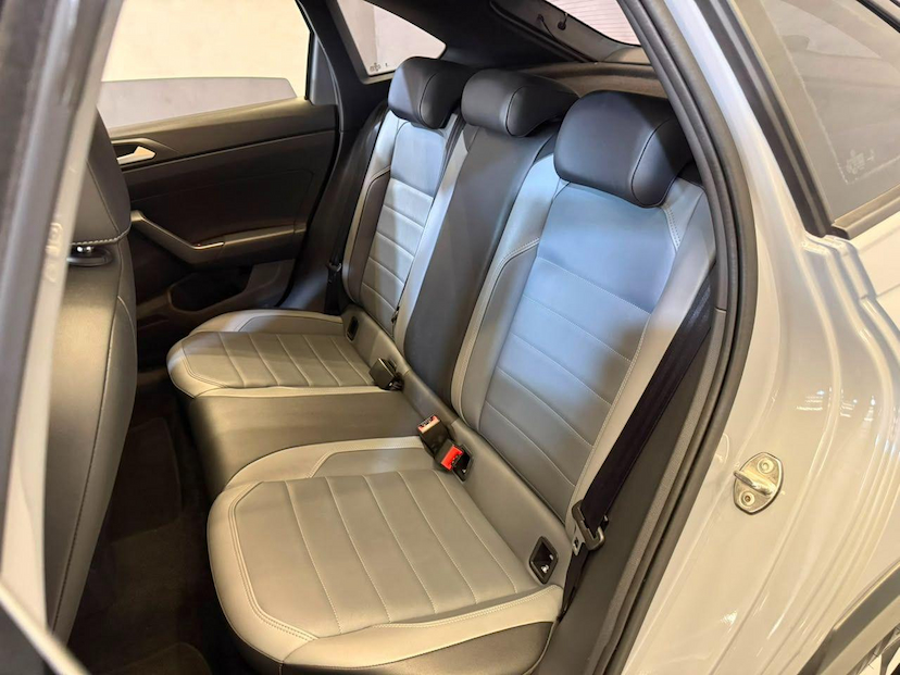 Foto do veículo VOLKSWAGEN NIVUS  HIGHLINE 1.0 200 TSI FLEX AUT. 2023 39.000 KM 112.900,00