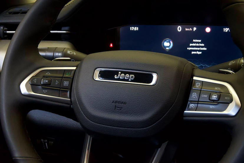 Foto do veículo JEEP COMPASS  LONG T 2025 7.055 KM 148.900,00