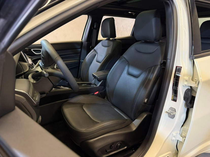 Foto do veículo JEEP COMPASS  SERIE S T 2025 4.500 KM 176.900,00