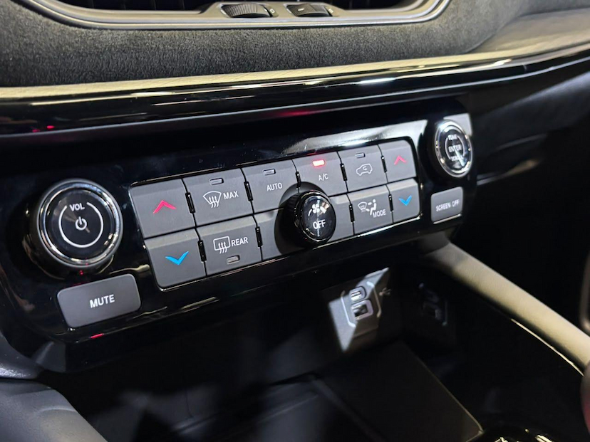 Foto do veículo JEEP COMMANDER COMMANDER BLACKHAWK 2025 65 KM 224.900,00