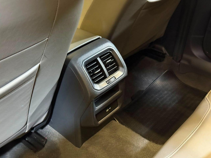 Foto do veículo VOLKSWAGEN TAOS  COMFORTLINE TSI AE 2022 61.642 KM 119.900,00