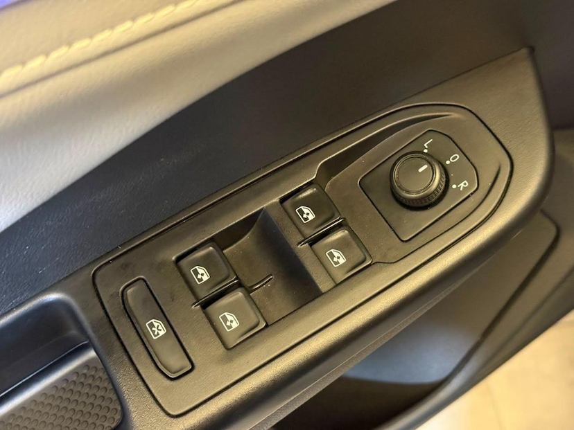 Foto do veículo VOLKSWAGEN TAOS  COMFORTLINE TSI AE 2022 61.642 KM 119.900,00