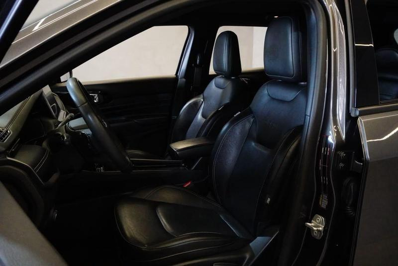 Foto do veículo JEEP COMPASS  T270 80 ANOS 1.3 TB 4X2 FLEX AUT 2022 61.500 KM 119.900,00