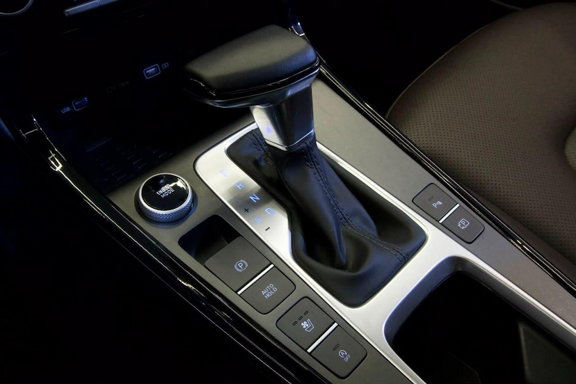 Foto do veículo HYUNDAI CRETA  1TA PLTINUM 2025 25.564 KM 144.900,00