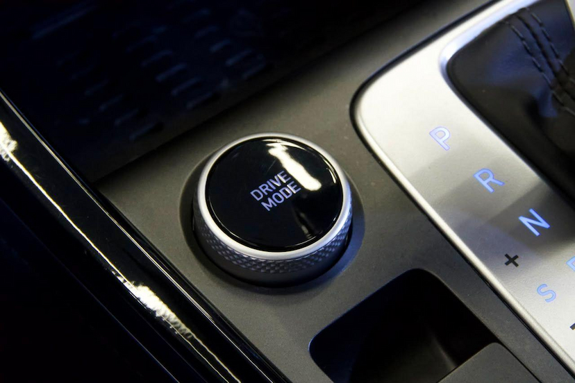 Foto do veículo HYUNDAI CRETA  1TA PLTINUM 2025 25.564 KM 144.900,00
