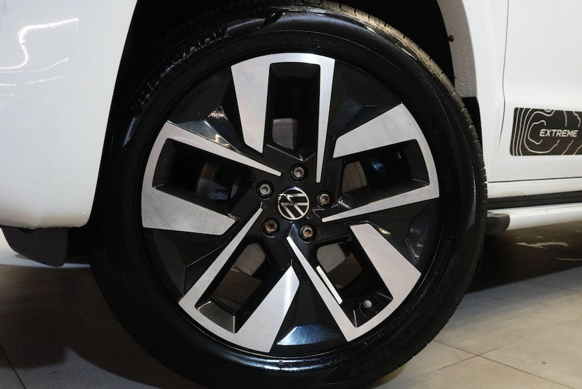 Foto do veículo VOLKSWAGEN AMAROK  V6 EXTREME 2025 48.548 KM 269.900,00