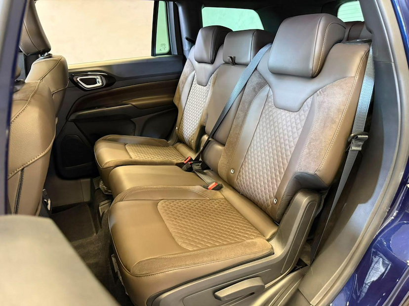 Foto do veículo JEEP COMMANDER  OVR TD 2025 68 KM 236.900,00