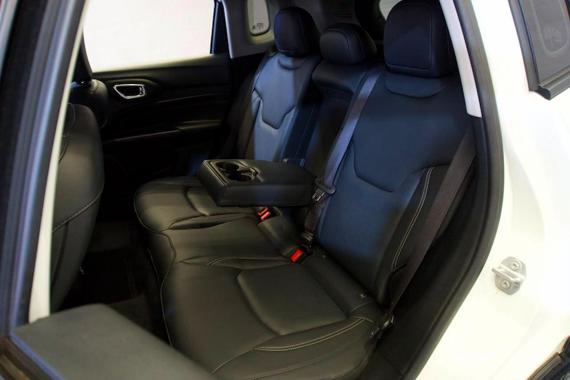 Foto do veículo JEEP COMPASS  LONG TF 2023 4.465 KM 133.900,00