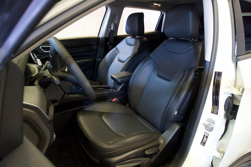 Foto do veículo JEEP COMPASS  LONG TF 2023 4.465 KM 133.900,00