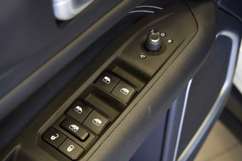 Foto do veículo JEEP COMPASS  LONG TF 2023 4.465 KM 133.900,00