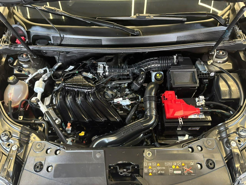 Foto do veículo RENAULT DUSTER  ICO16 CVT 2021 77.500 KM 89.900,00