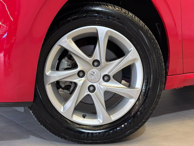 Foto do veículo PEUGEOT 208  ACTIVE PACK 2015 121.282 KM 40.900,00