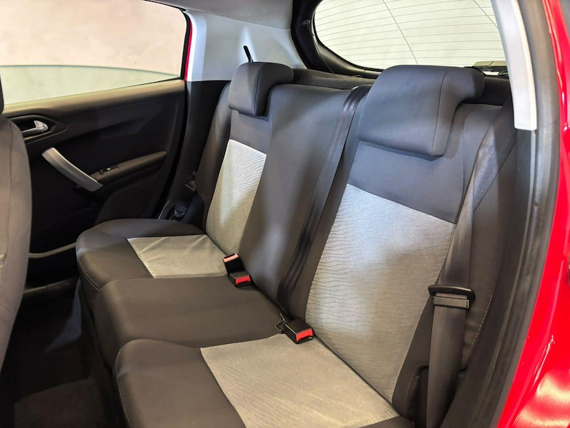 Foto do veículo PEUGEOT 208  ACTIVE PACK 2015 121.282 KM 40.900,00