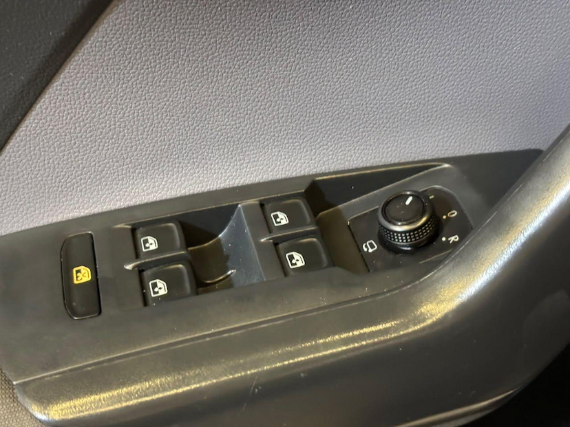 Foto do veículo VOLKSWAGEN T-CROSS T CROSS COMFORTLINE TSI AT 2022 92.623 KM 99.900,00
