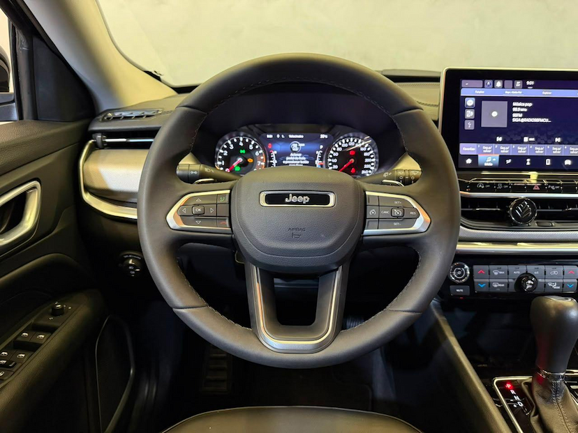 Foto do veículo JEEP COMPASS  LONG. T270 1.3 TB 4X2 FLEX AUT. 2022 10.405 KM 126.900,00
