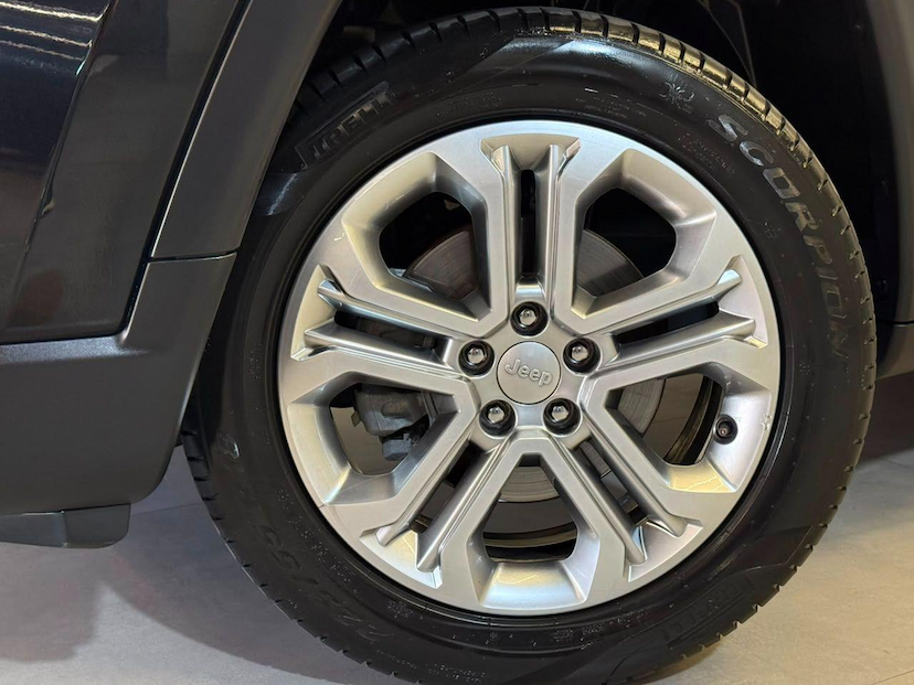 Foto do veículo JEEP COMPASS  LONG. T270 1.3 TB 4X2 FLEX AUT. 2022 10.405 KM 126.900,00