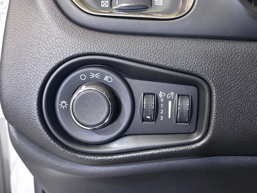 Foto do veículo JEEP RENEGADE  SPT T270 2025 27.990 KM 110.900,00