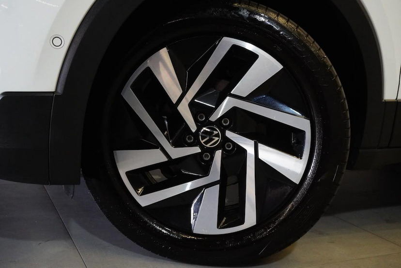 Foto do veículo VOLKSWAGEN T-CROSS T CROSS HL TSI 2025 26.000 KM 144.900,00