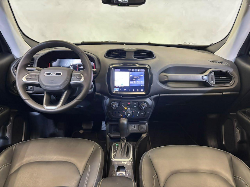 Foto do veículo JEEP RENEGADE  SAHARA 2025 21.229 KM 135.900,00