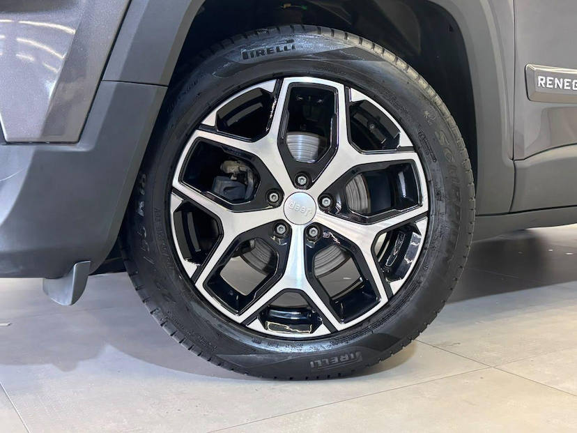 Foto do veículo JEEP RENEGADE  SAHARA 2025 21.229 KM 135.900,00