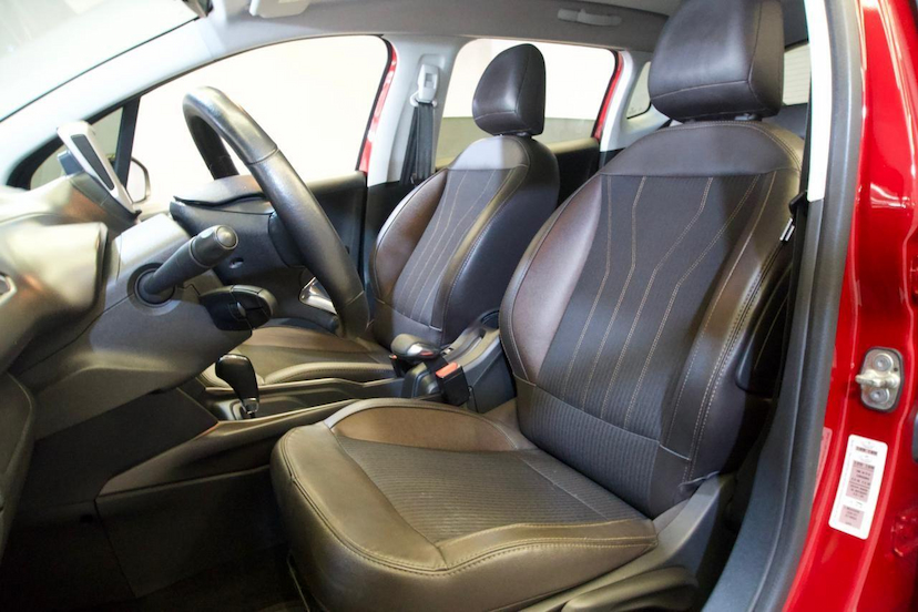 Foto do veículo PEUGEOT 2008  GRIFFE EAT6 2020 82.300 KM 75.900,00