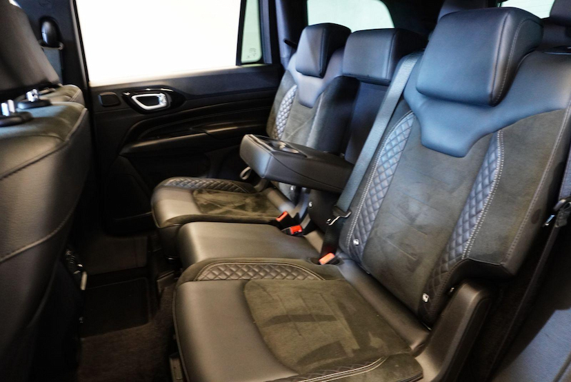 Foto do veículo JEEP COMMANDER COMMANDER BLACKHAWK 2025 33.495 KM 209.900,00