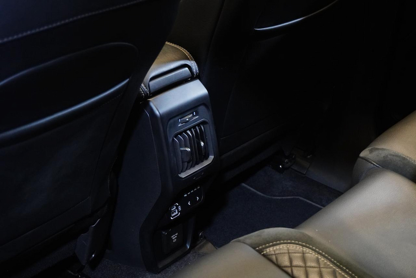 Foto do veículo JEEP COMMANDER COMMANDER BLACKHAWK 2025 33.495 KM 209.900,00