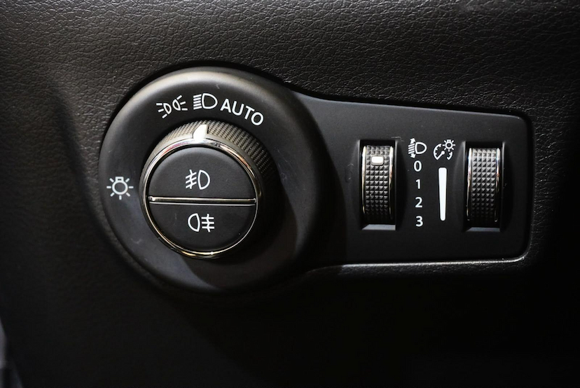 Foto do veículo JEEP COMPASS  LONG TF 2022 70.663 KM 117.900,00