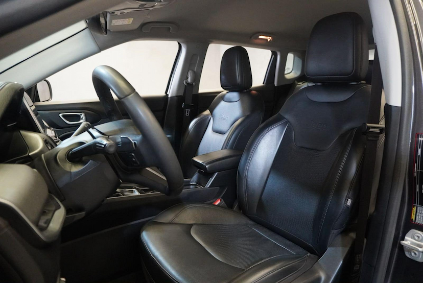 Foto do veículo JEEP COMPASS  LONG TF 2022 70.663 KM 117.900,00