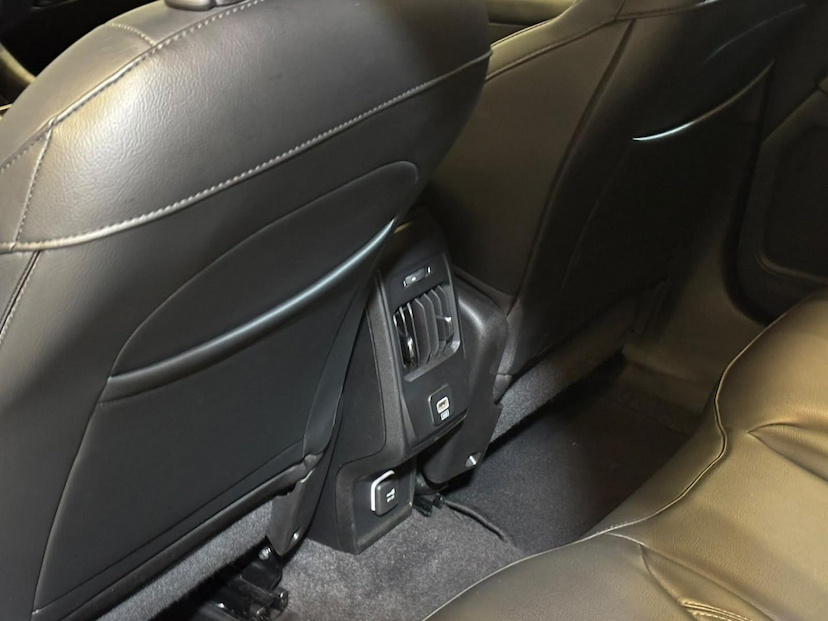 Foto do veículo JEEP COMPASS  LONG TF 2022 70.663 KM 117.900,00