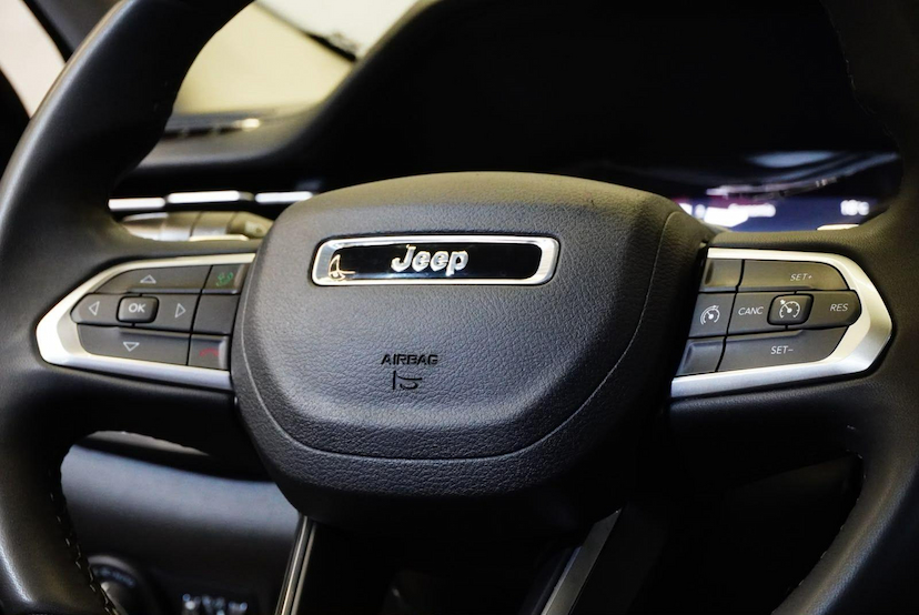 Foto do veículo JEEP COMPASS  LONG TF 2022 70.663 KM 117.900,00