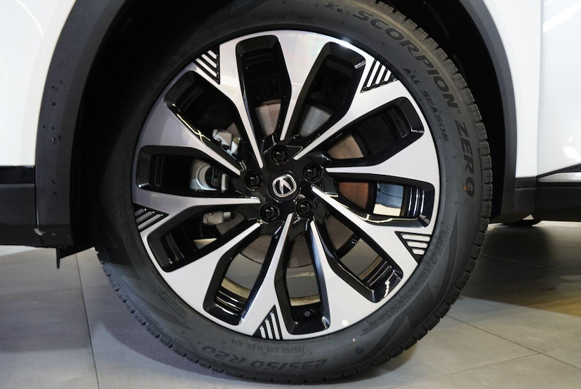 Foto do veículo CAOA CHANGAN CS75  INFINITY 2027 1.200 KM 182.900,00