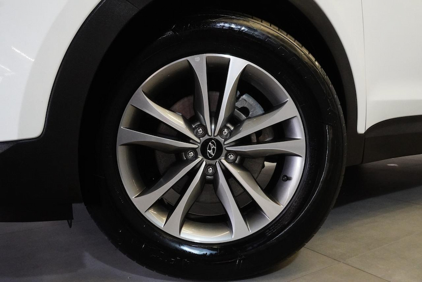 Foto do veículo HYUNDAI SANTA FÉ SANTA FE/GLS 3.3 V6 4X4 TIPTRONIC 2015 45.000 KM 88.900,00