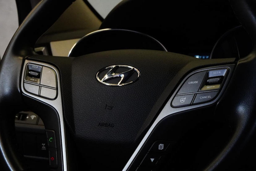 Foto do veículo HYUNDAI SANTA FÉ SANTA FE/GLS 3.3 V6 4X4 TIPTRONIC 2015 45.000 KM 88.900,00