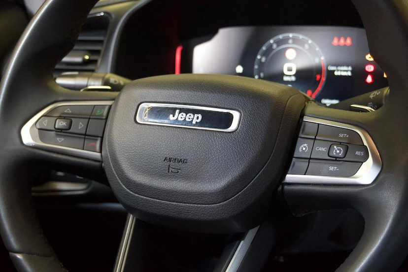 Foto do veículo JEEP RENEGADE  LGTD T270 2023 42.814 KM 101.900,00