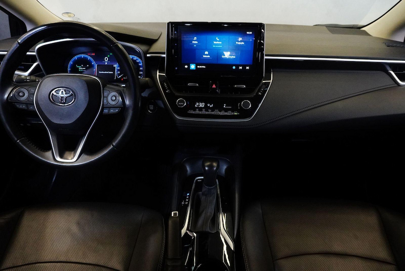 Foto do veículo TOYOTA COROLLA  XEI 20 2024 53.000 KM 140.900,00