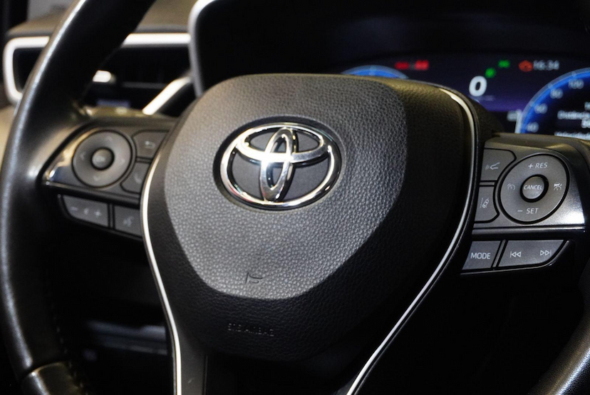 Foto do veículo TOYOTA COROLLA  XEI 20 2024 53.000 KM 140.900,00