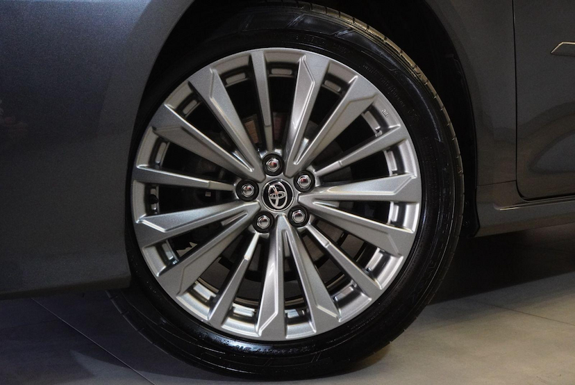 Foto do veículo TOYOTA COROLLA  XEI 20 2024 53.000 KM 140.900,00