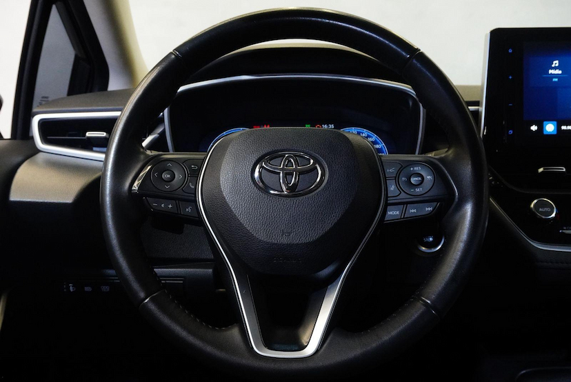 Foto do veículo TOYOTA COROLLA  XEI 20 2024 53.000 KM 140.900,00