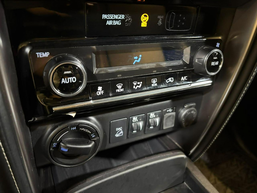 Foto do veículo TOYOTA HILUX  SW4 SRX 4X4 2.8 TB 4P DIESEL 2021 79.379 KM 269.900,00