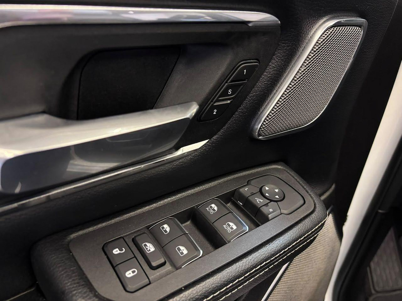 Foto do veículo RAM 1500  LARAMIE 3.0 CD BI-TB 4X4 AUT. 2025 22.283 KM 505.900,00