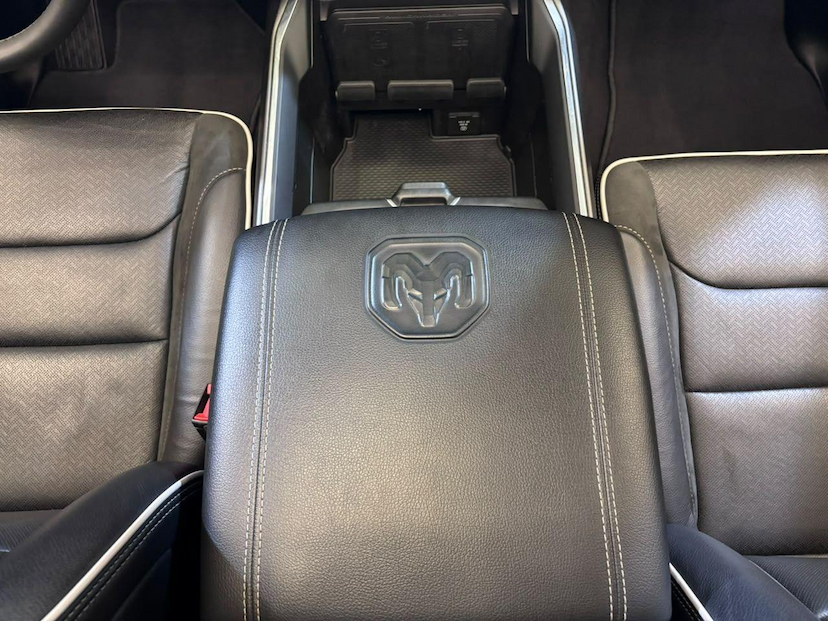 Foto do veículo RAM 1500  LARAMIE 3.0 CD BI-TB 4X4 AUT. 2025 22.283 KM 505.900,00