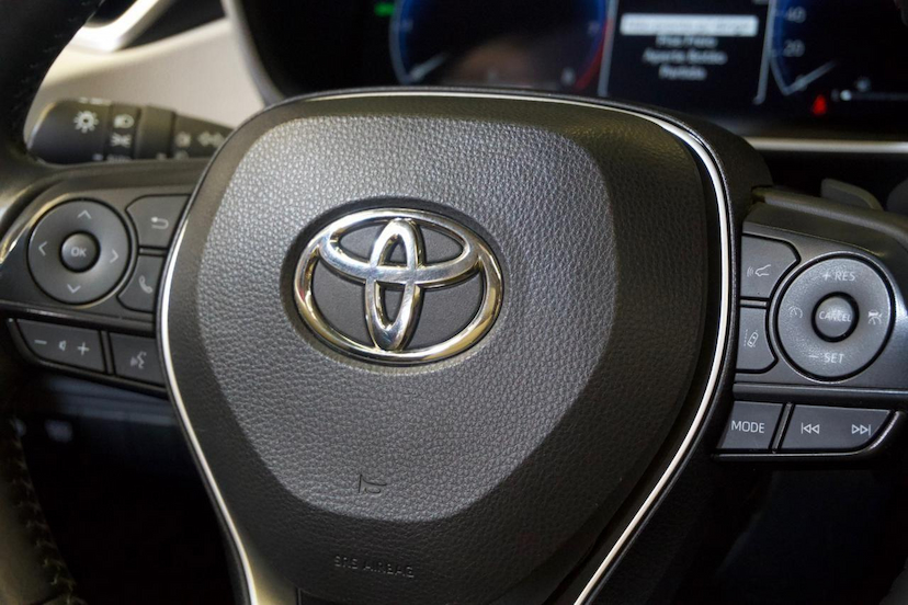 Foto do veículo TOYOTA COROLLA  ALTIS 20 2024 37.548 KM 162.900,00