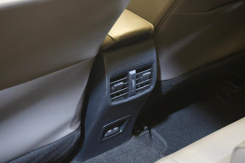 Foto do veículo TOYOTA COROLLA  ALTIS 20 2024 37.548 KM 162.900,00