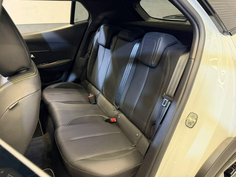 Foto do veículo PEUGEOT 2008  GT T200 2025 19.451 KM 131.900,00
