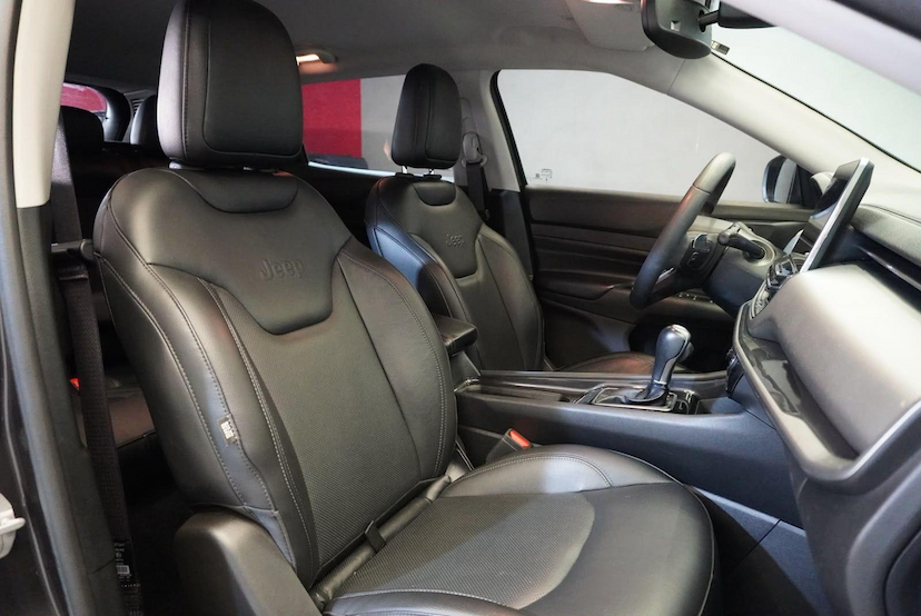 Foto do veículo JEEP COMPASS  LONG TF 2022 43.928 KM 117.900,00